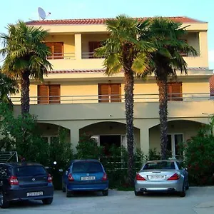  Apartman & Ana